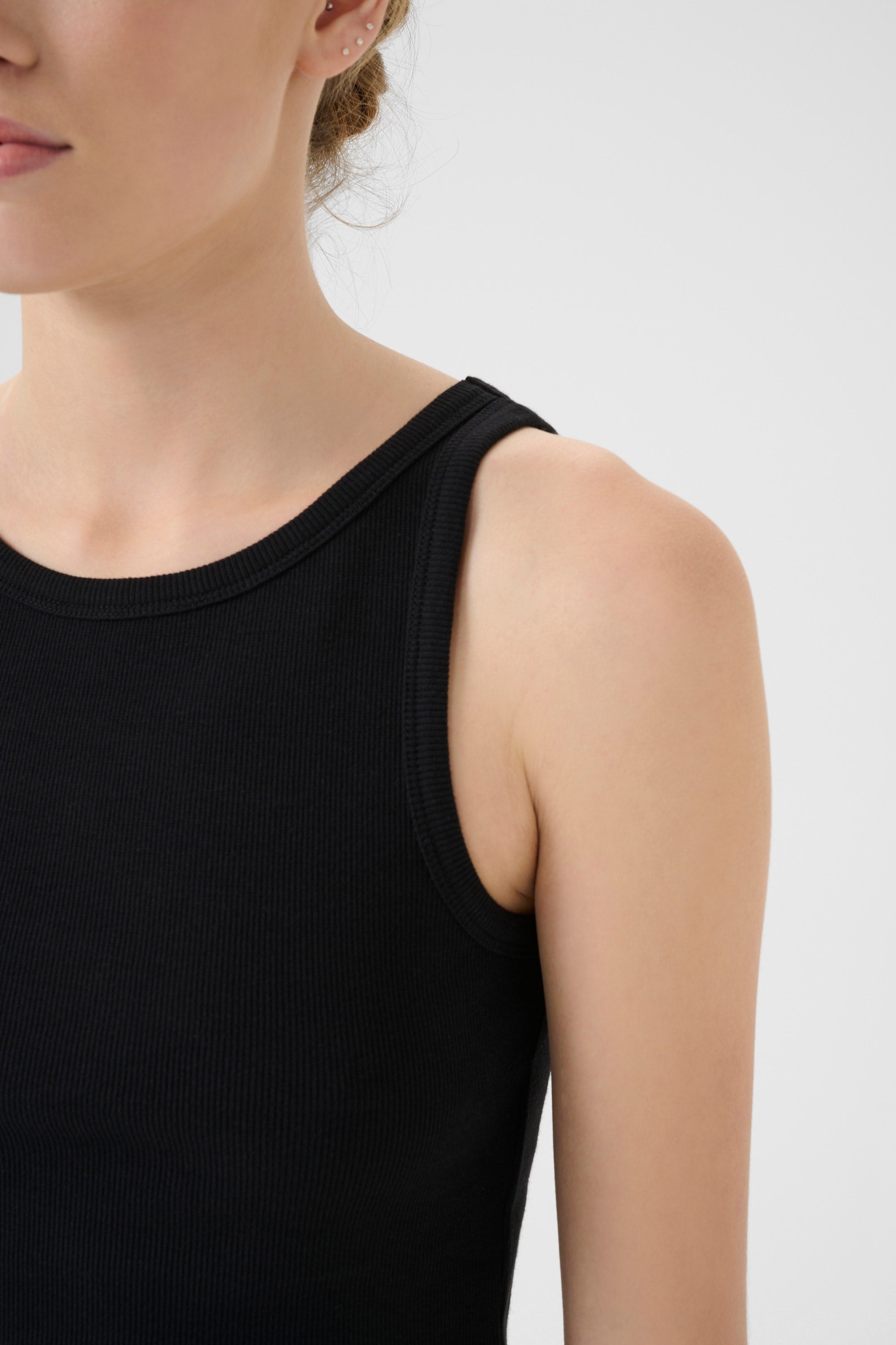Drew Cropped Top - Black - RUM Amsterdam