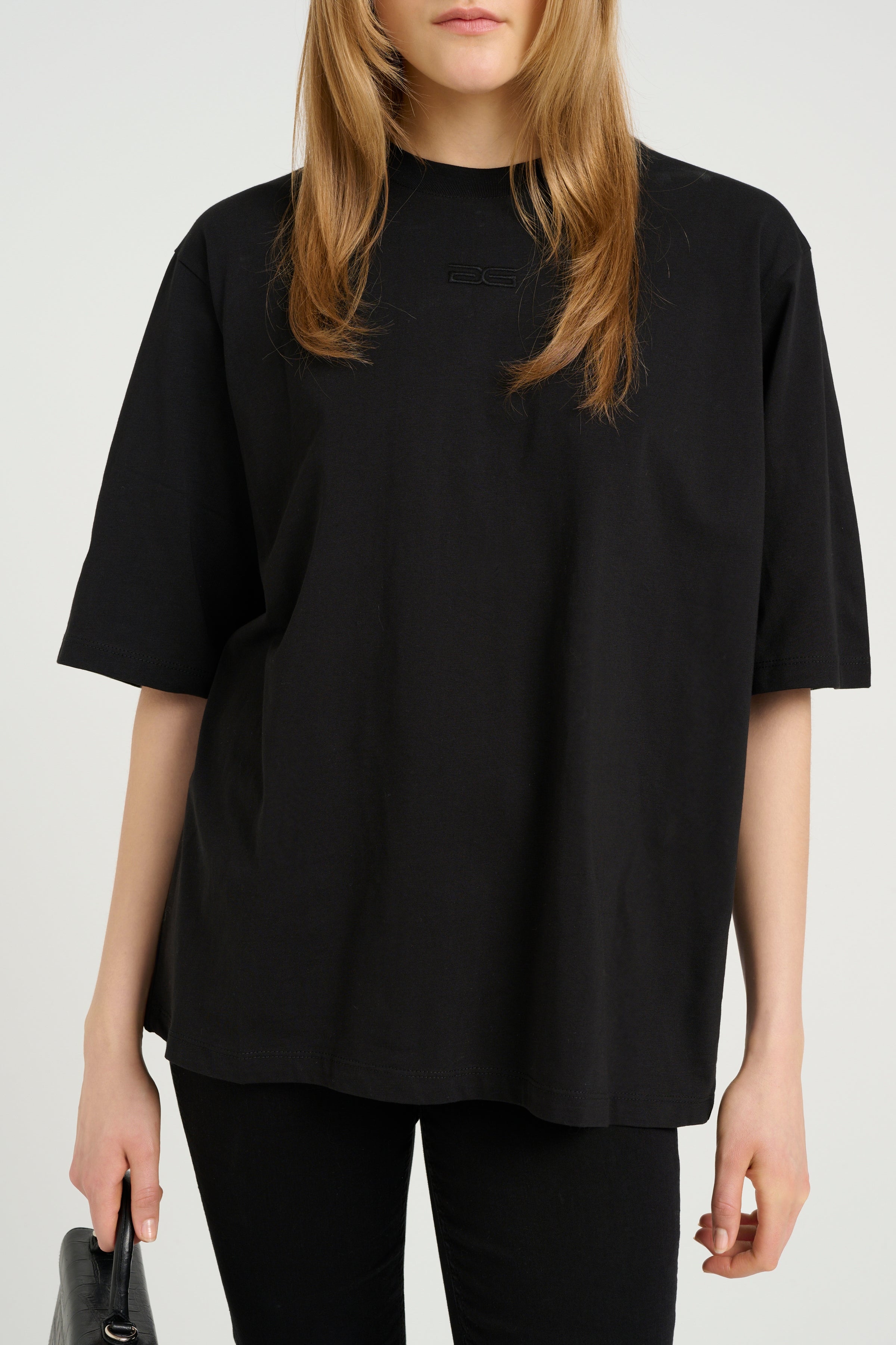 Simma EMB Tee - Black - RUM Amsterdam
