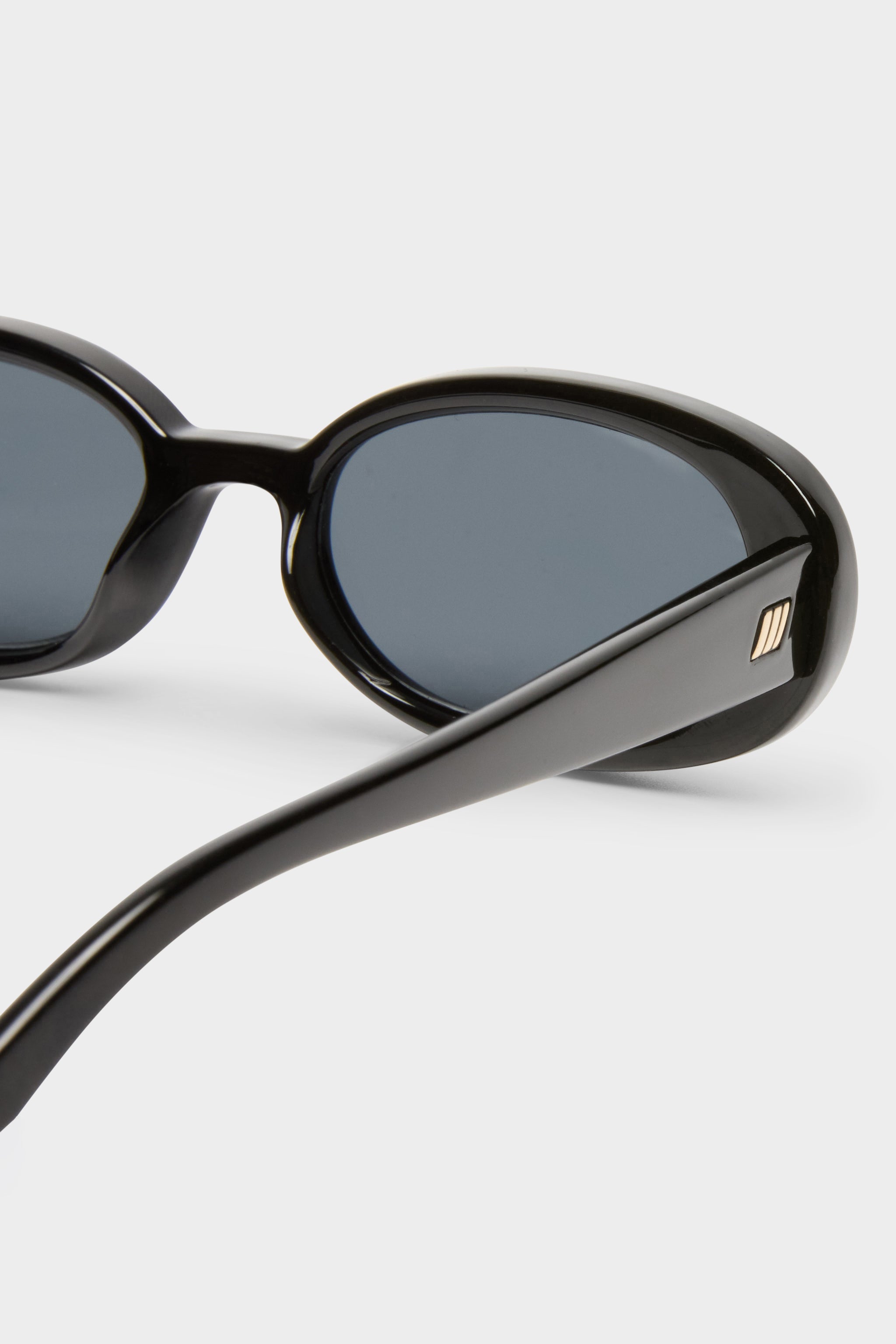 Outta Love Sunglasses - Shiny Black - RUM Amsterdam