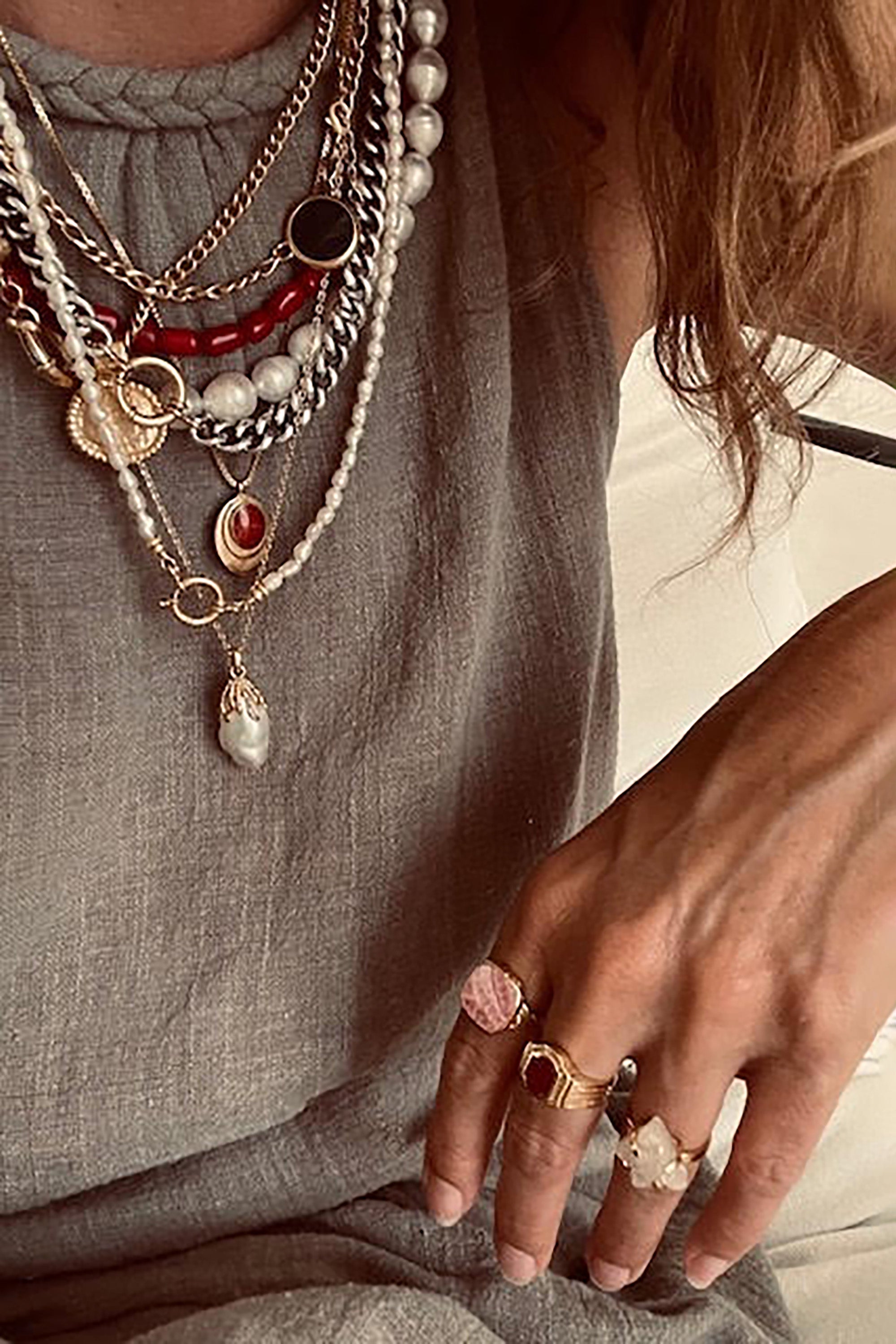 Dormir Necklace - Gold w/ Pearl