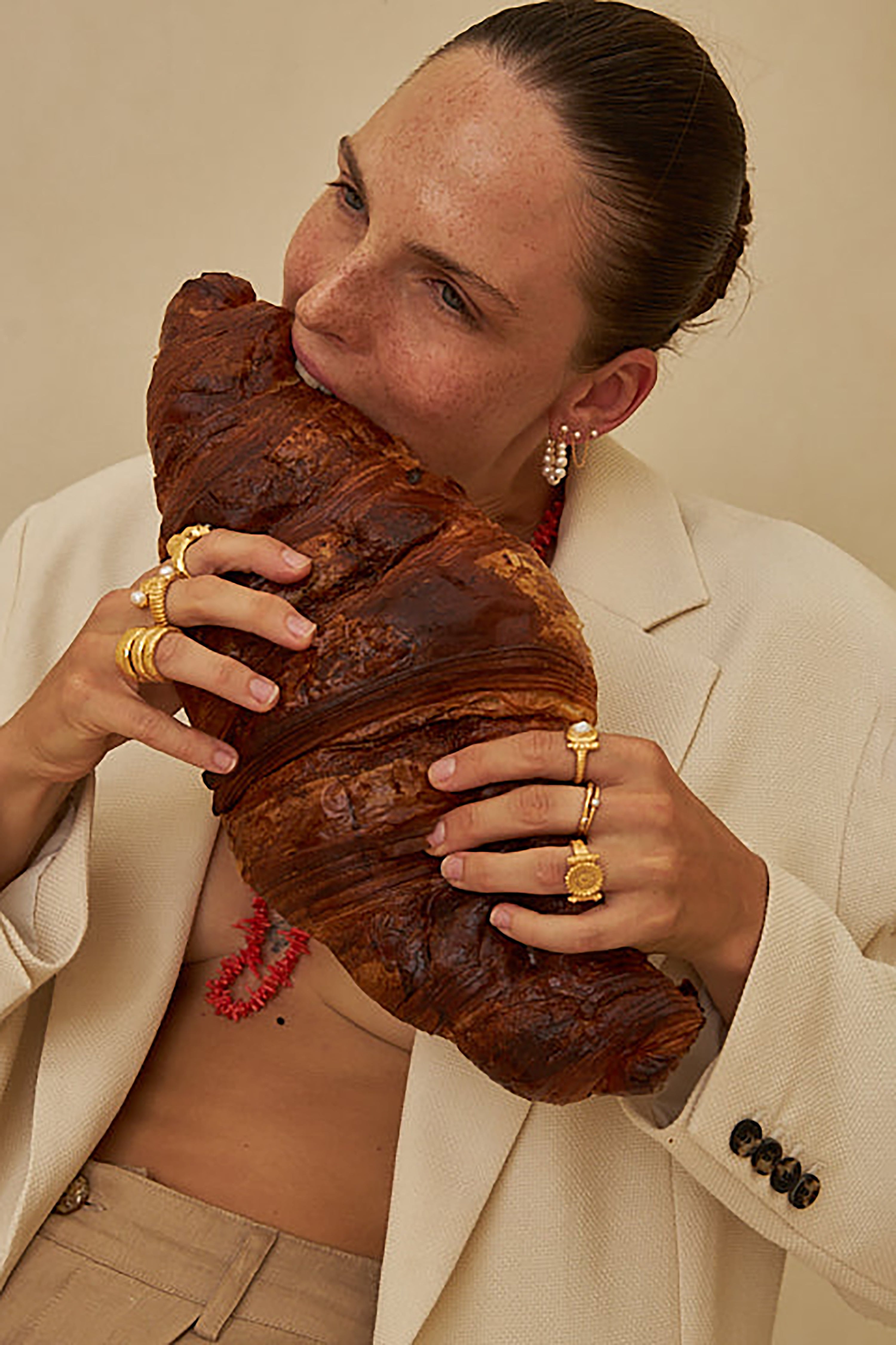 Meris Earrings - Gold with Pearls - RUM Amsterdam