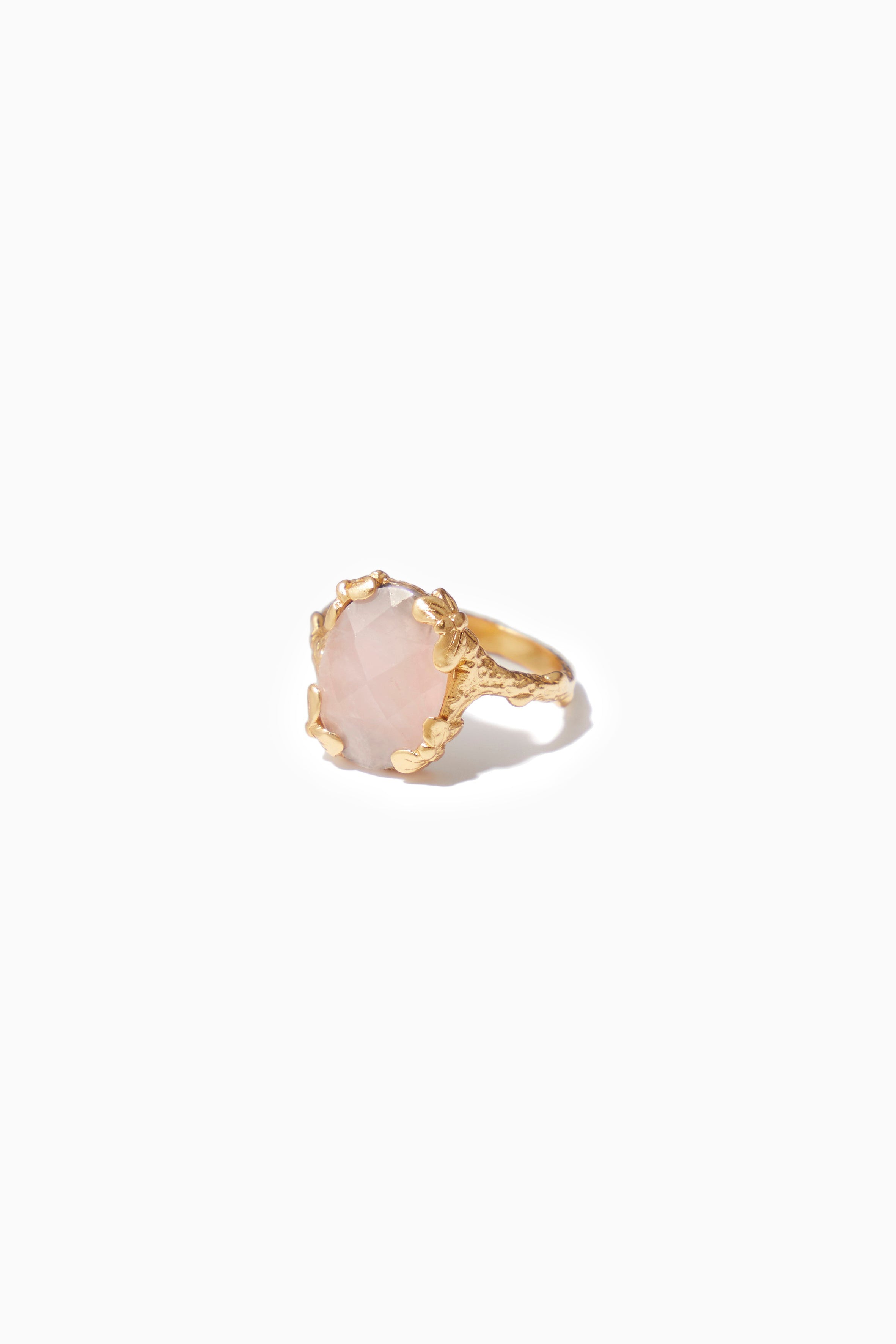 Roselyn Ring - Gold with Rose Quartz - RUM Amsterdam