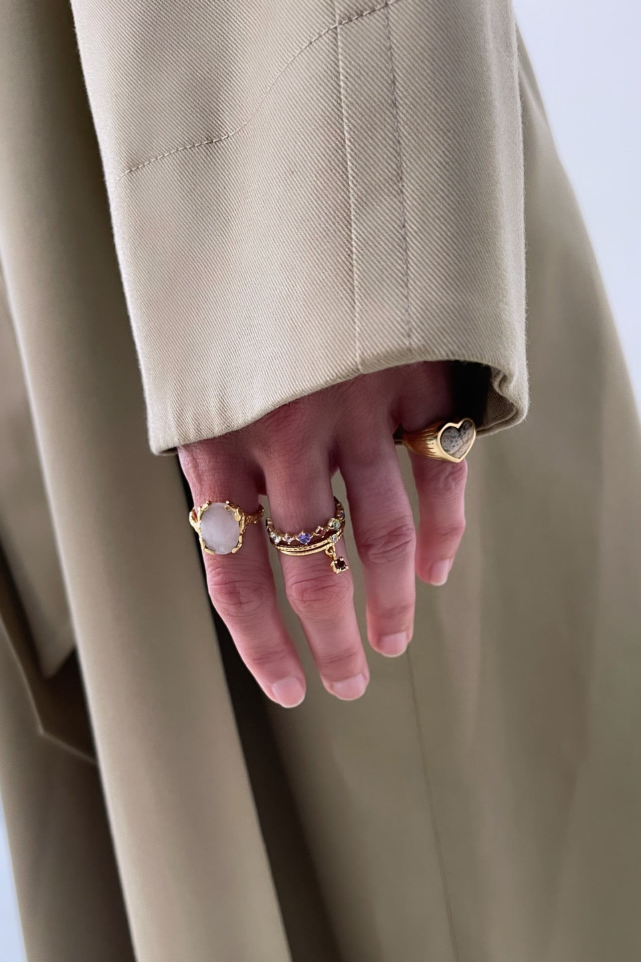 Roselyn Ring - Gold with Rose Quartz - RUM Amsterdam