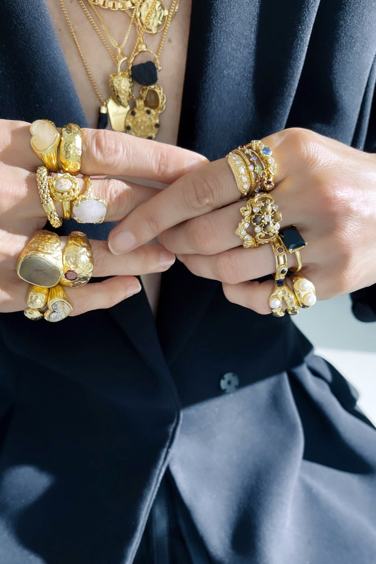 Roselyn Ring - Gold with Rose Quartz - RUM Amsterdam