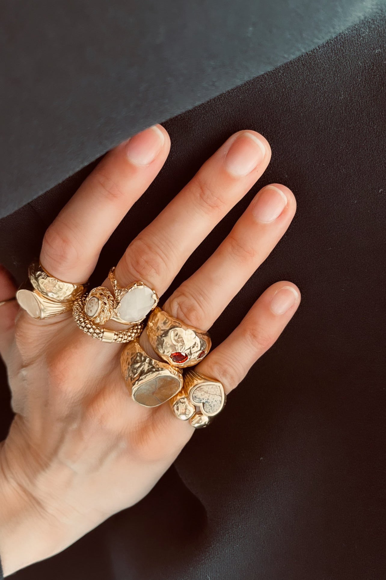 Roselyn Ring - Gold with Rose Quartz - RUM Amsterdam