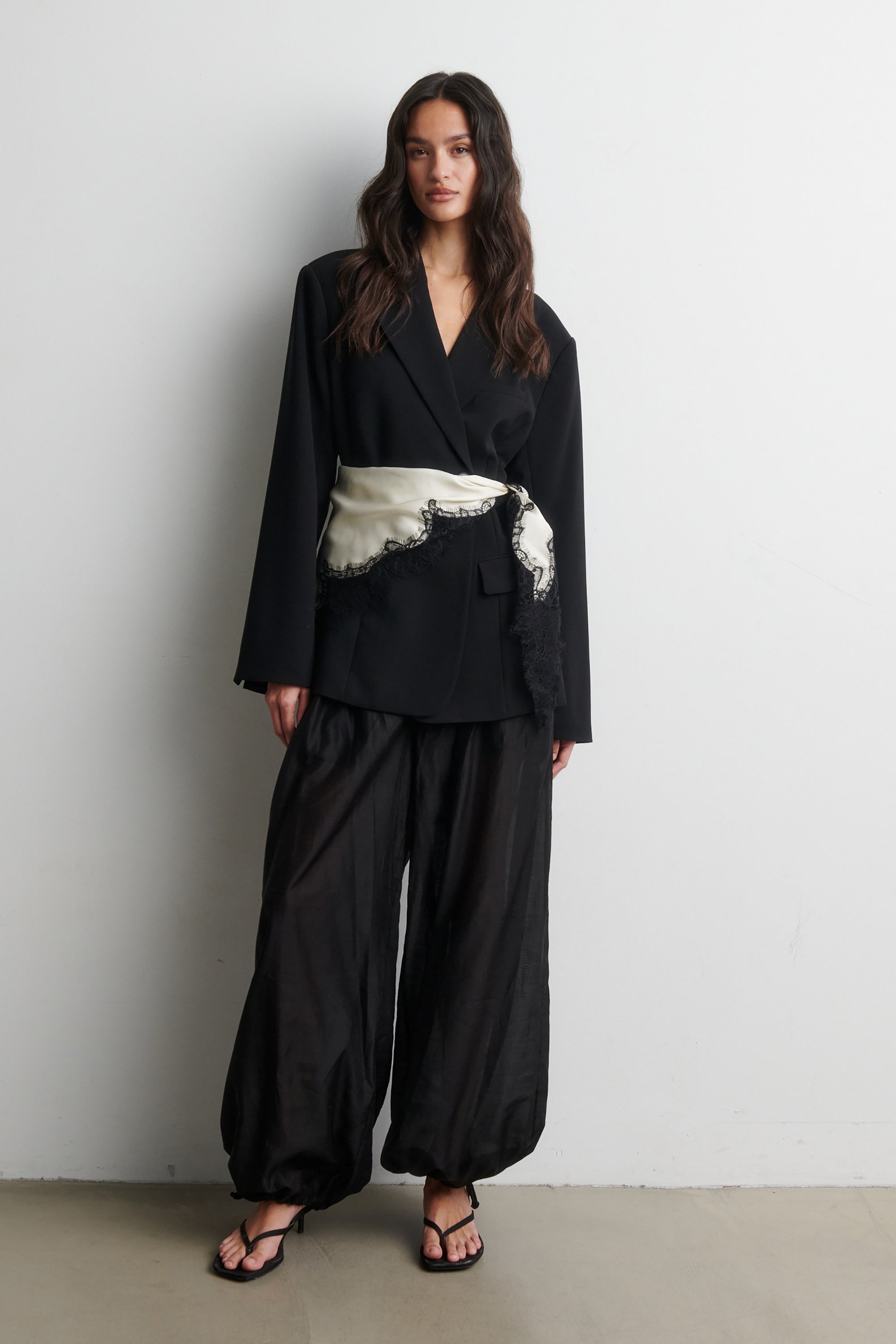 Lacia Contrast Hip Scarf - Cream Black - RUM Amsterdam