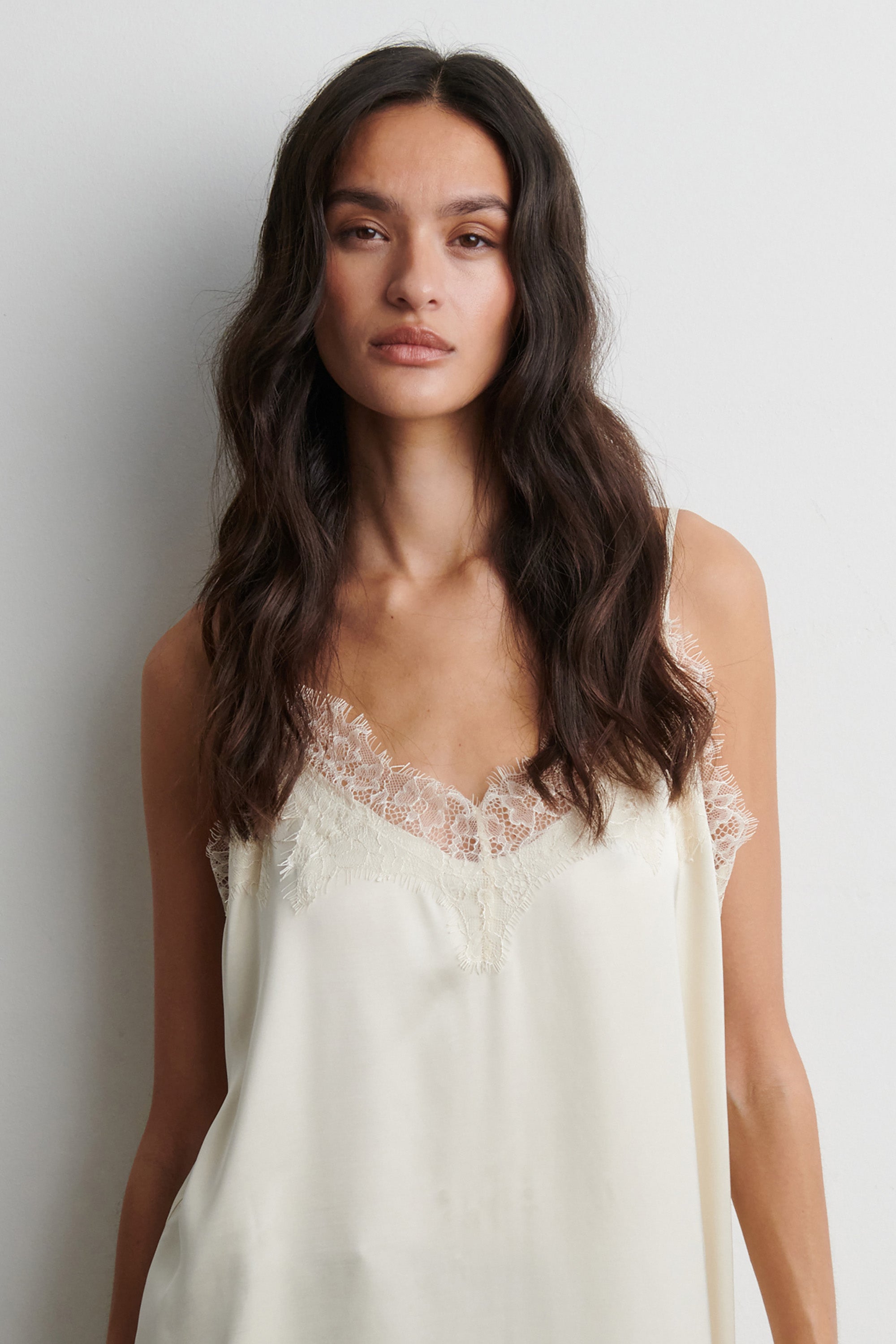 Lacia Contrast Strap Top - Cream - RUM Amsterdam