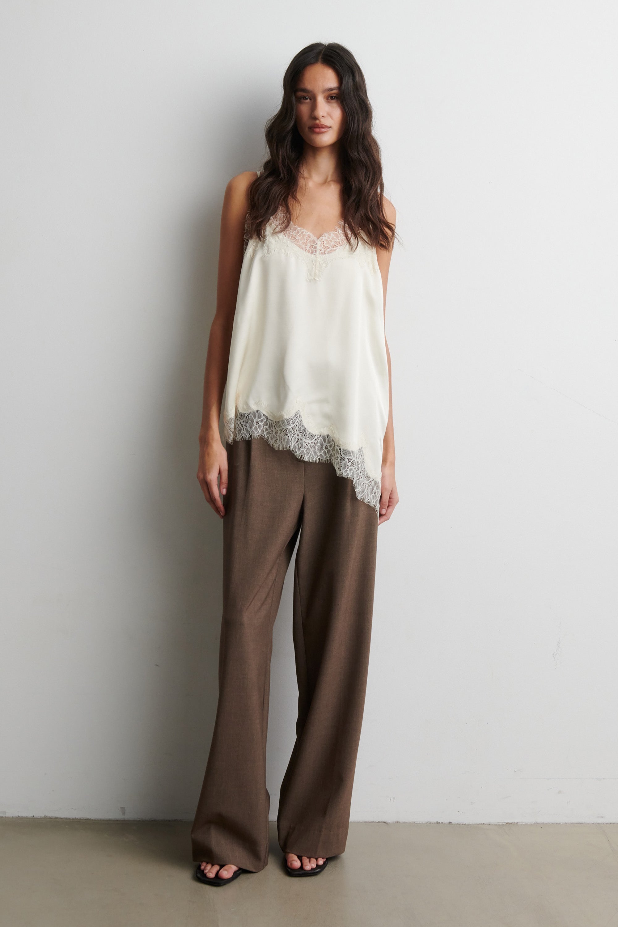 Lacia Contrast Strap Top - Cream - RUM Amsterdam