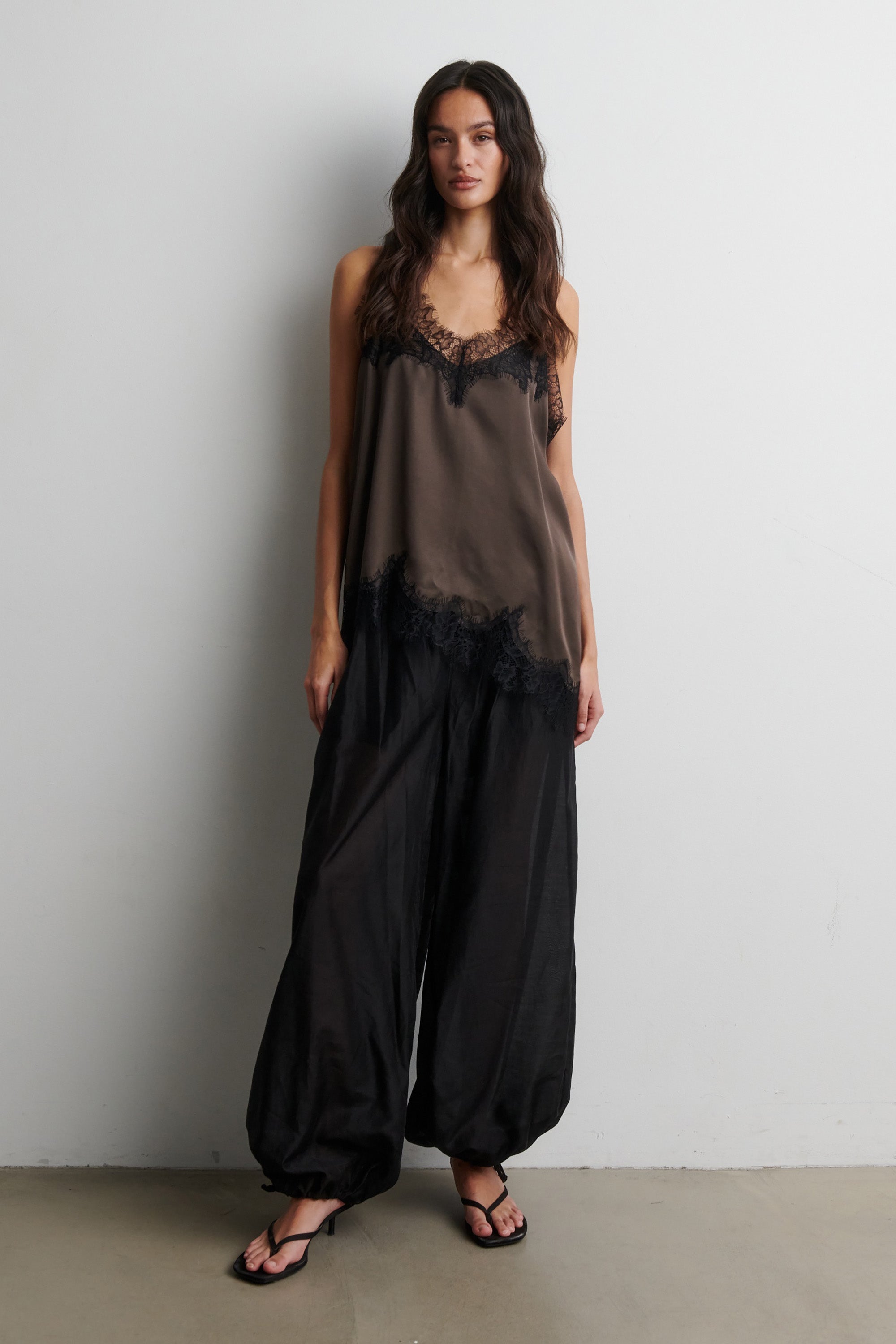 Lacia Contrast Strap Top - Wren - RUM Amsterdam