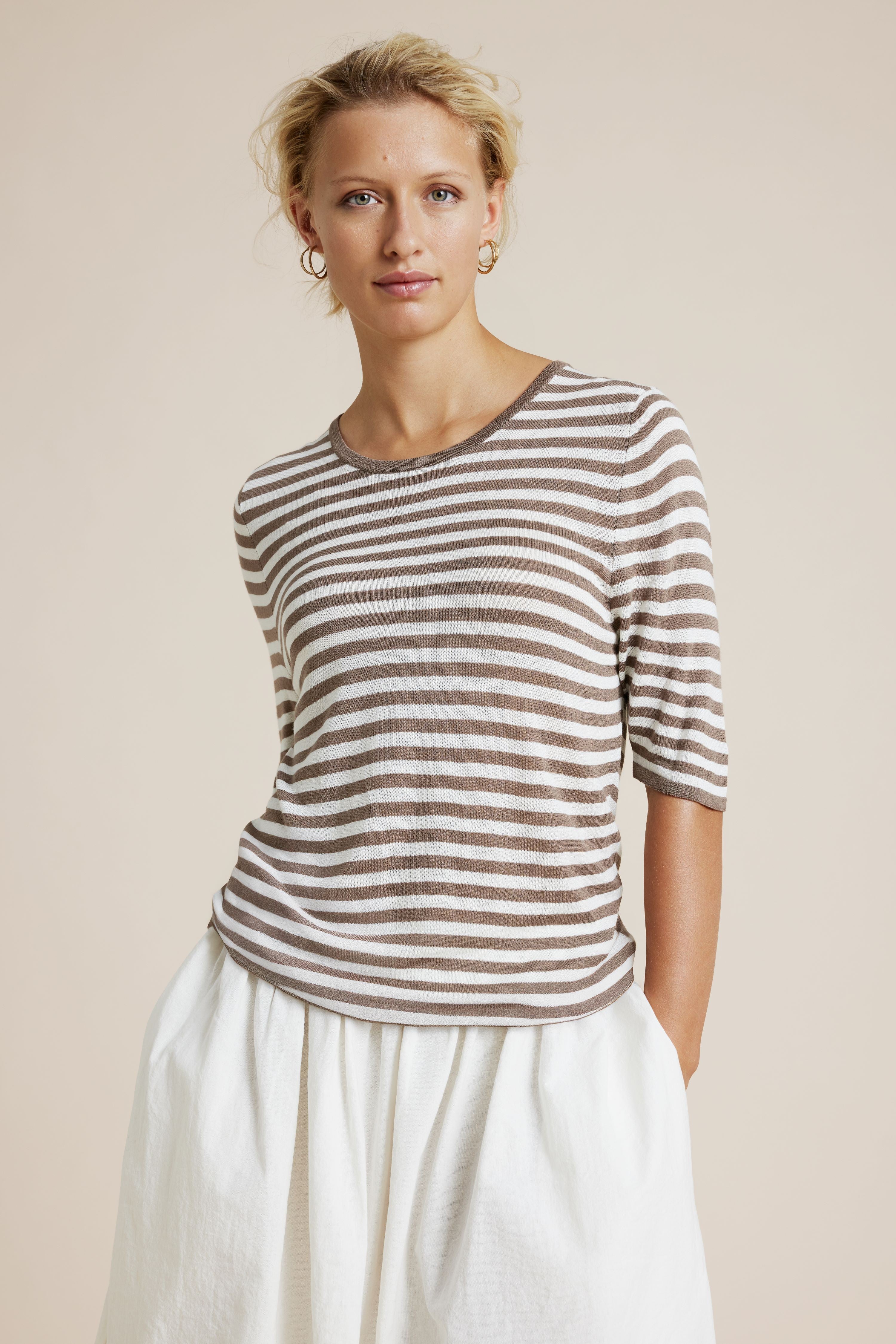 Kristin T-Shirt - Mole / Off White - RUM Amsterdam