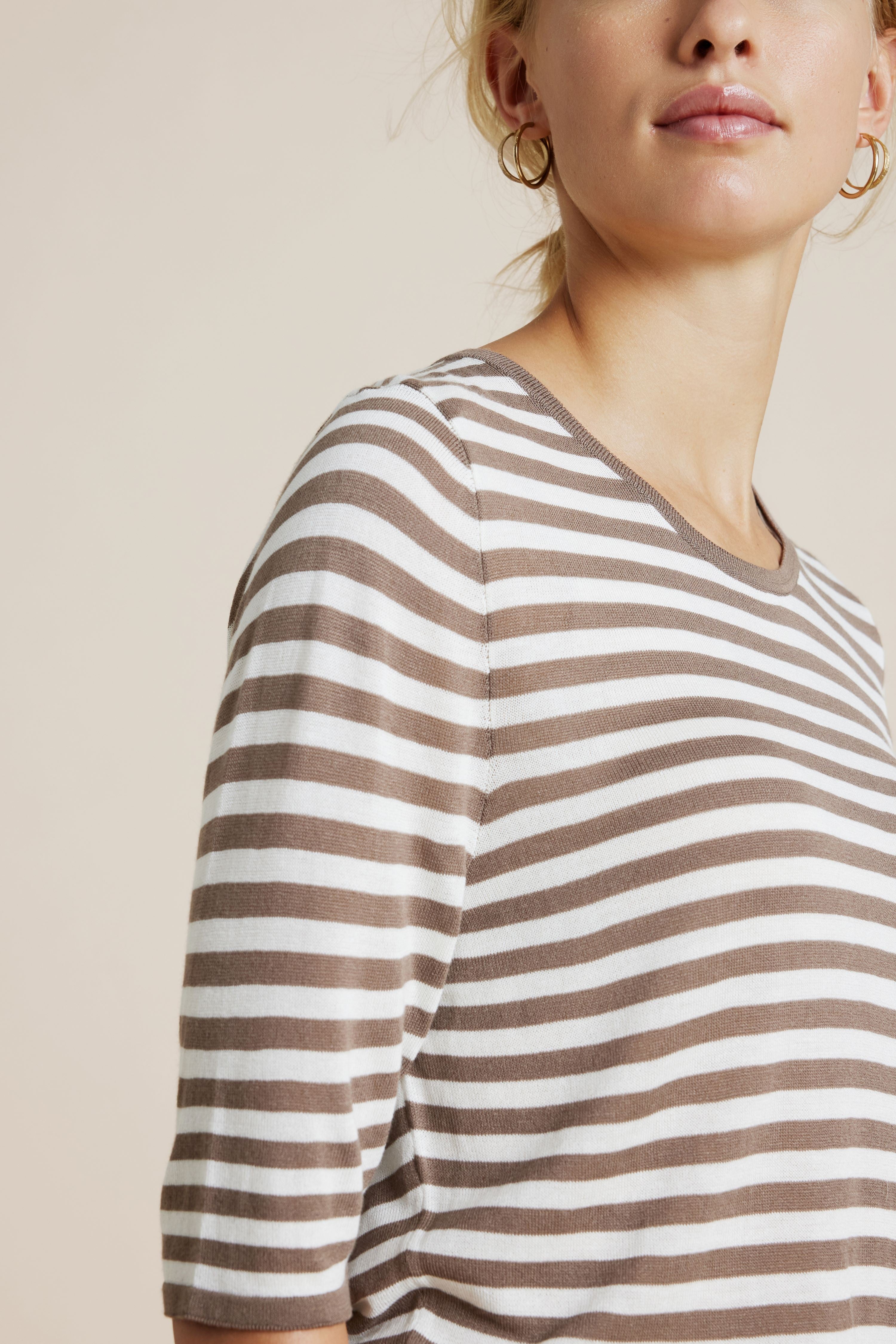 Kristin T-Shirt - Mole / Off White - RUM Amsterdam