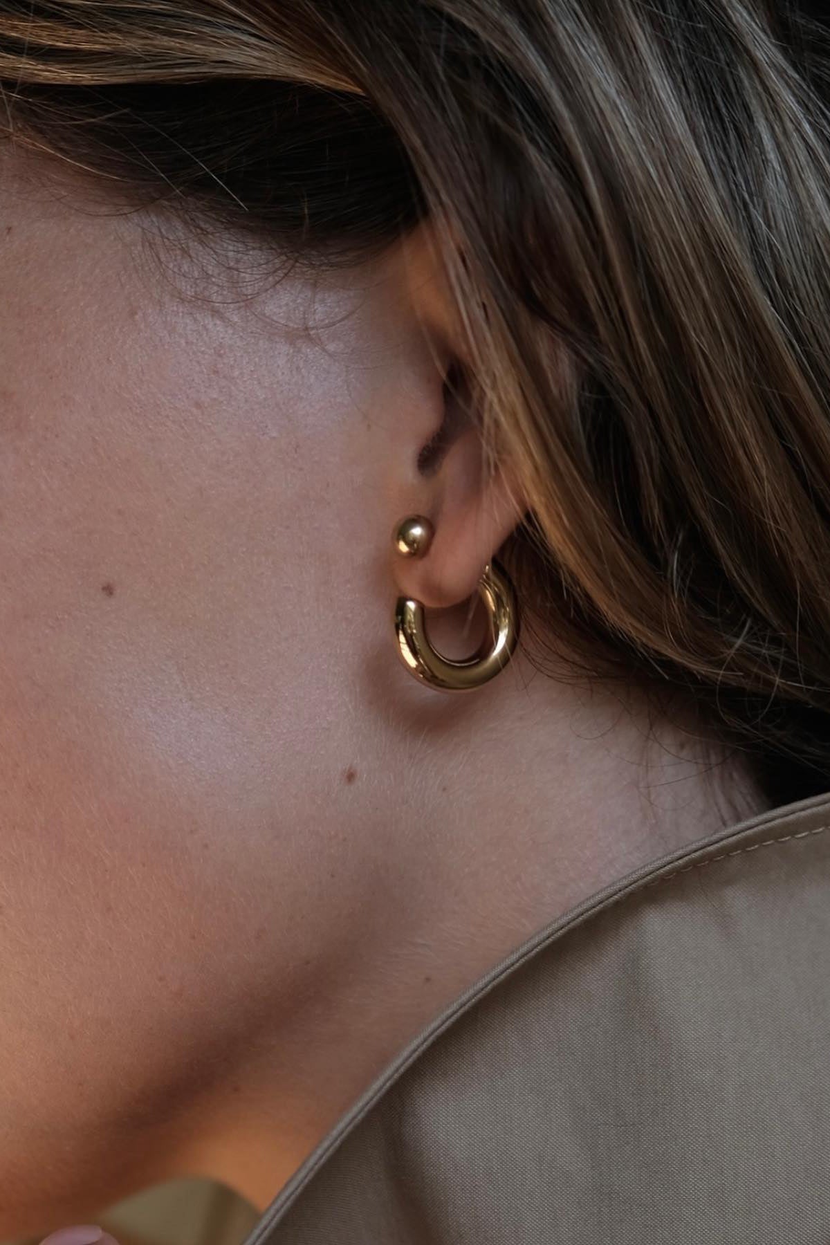 Bandhu Hoop Dot Earrings - Gold - RUM Amsterdam