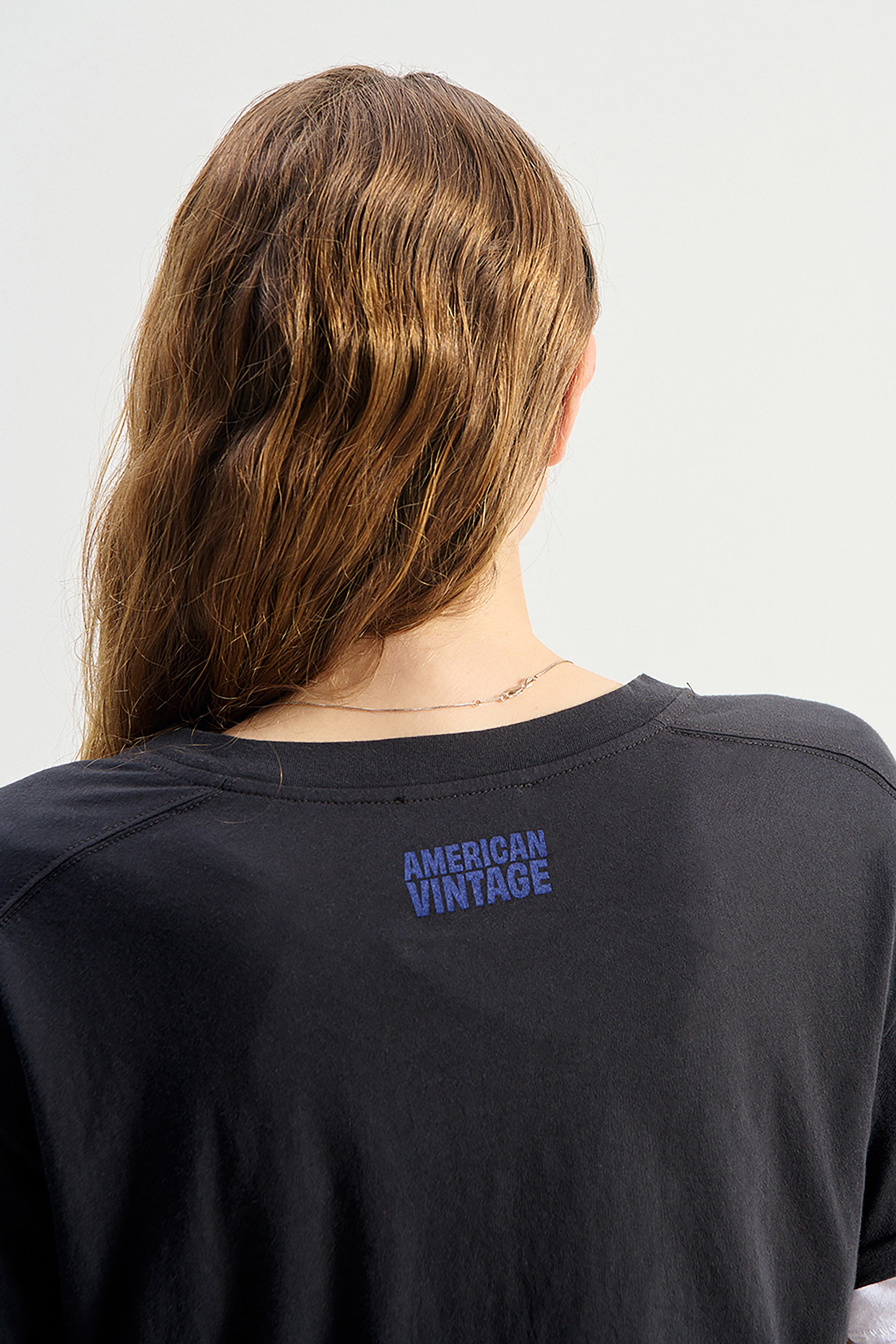  Apoly T-Shirt - Carbon - RUM Amsterdam