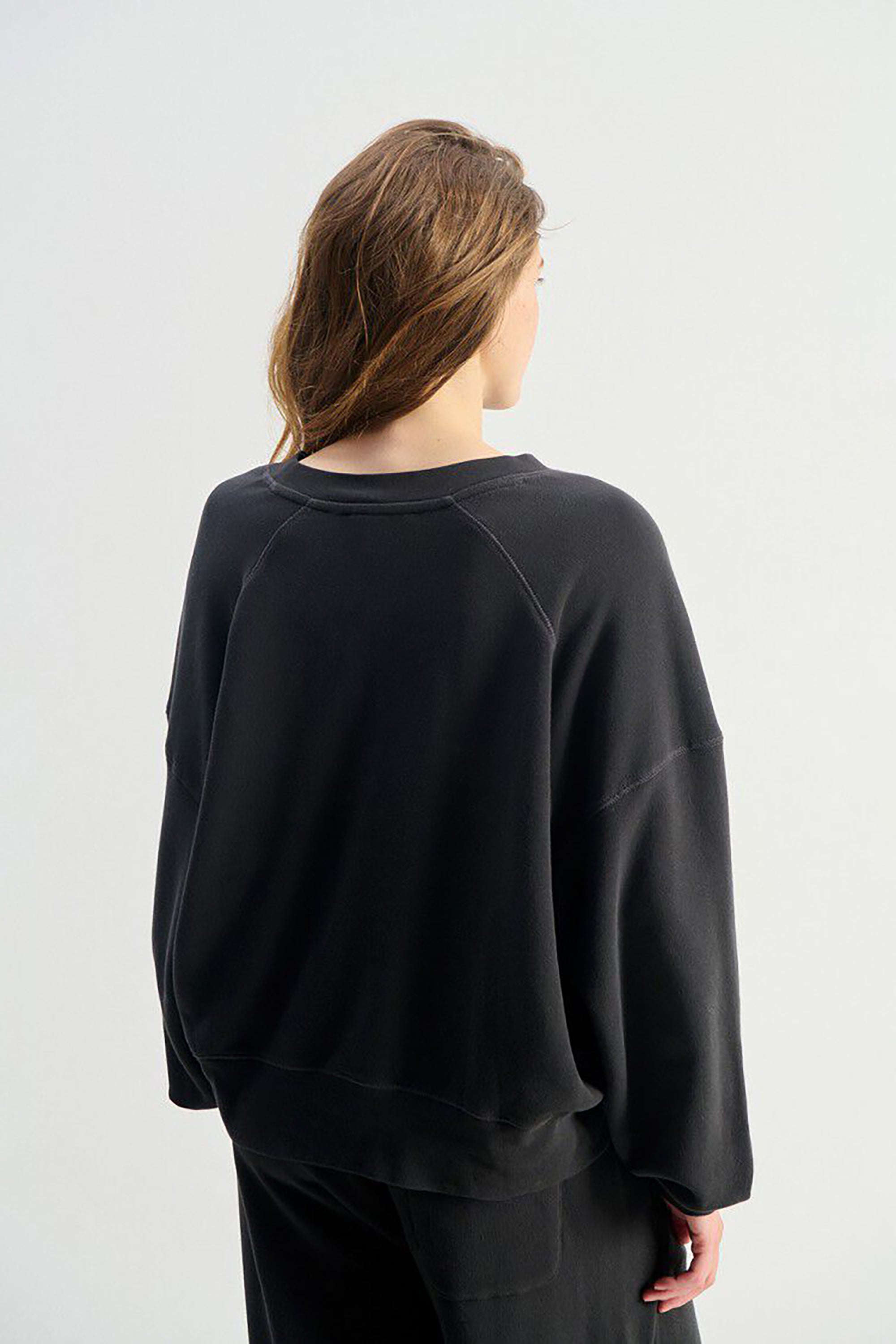  Atubay Sweatshirt - Darkness - RUM Amsterdam