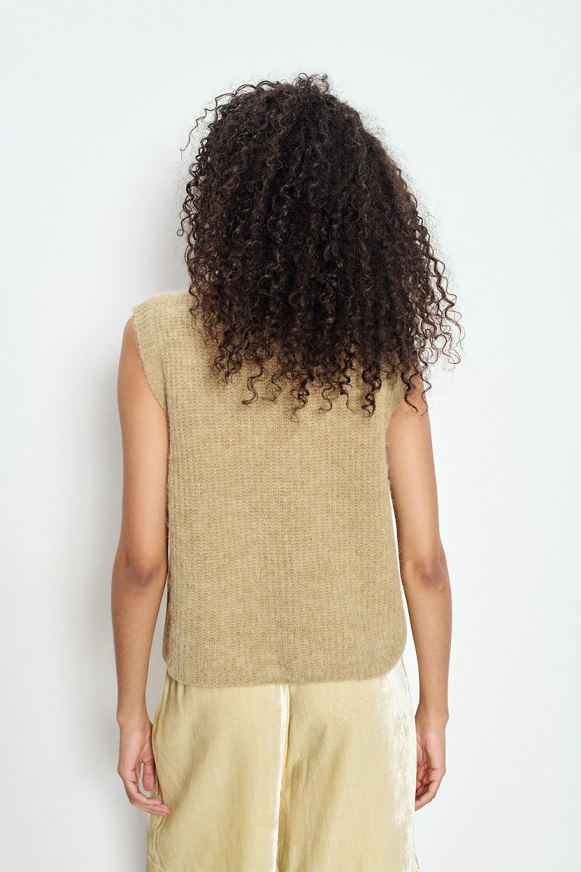 East Sleeveless Cardigan - Sand Melange
