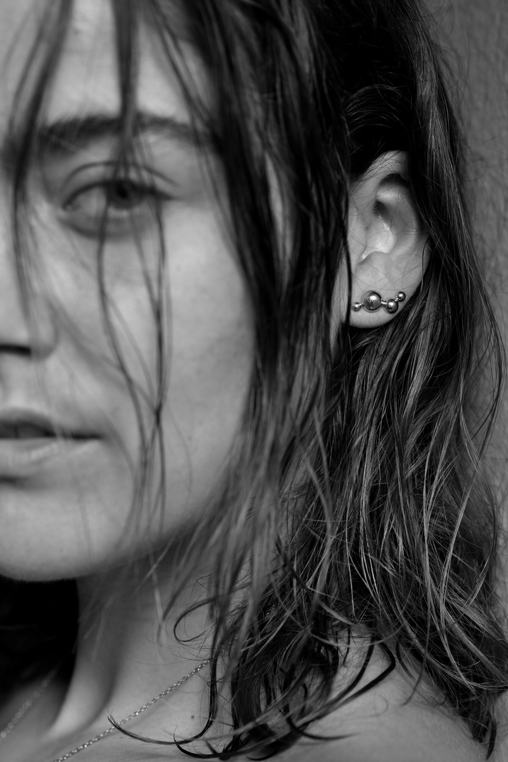 Bandhu Dot Pin Earrings - Silver - RUM Amsterdam