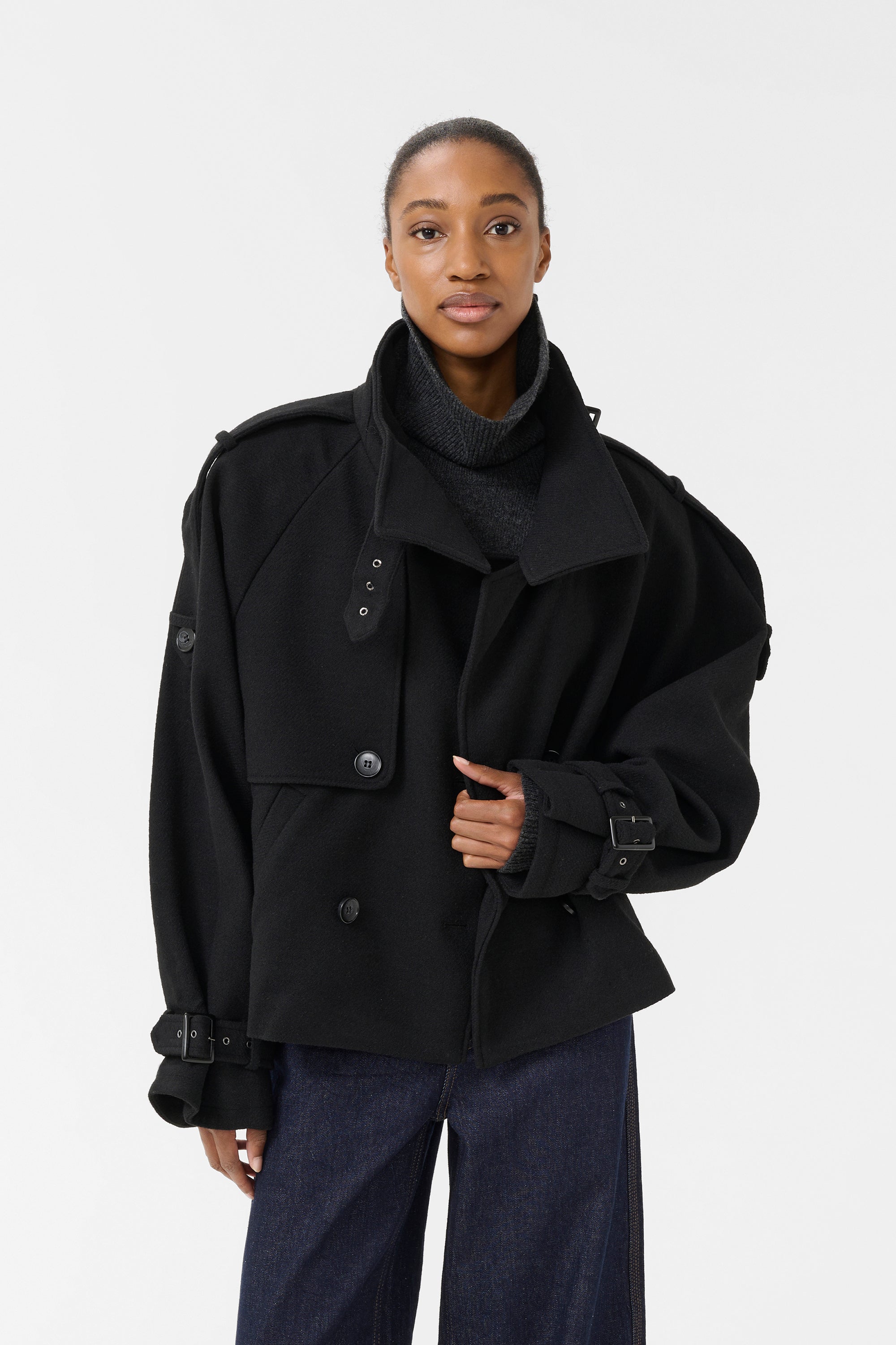 Avic Jacket - Black