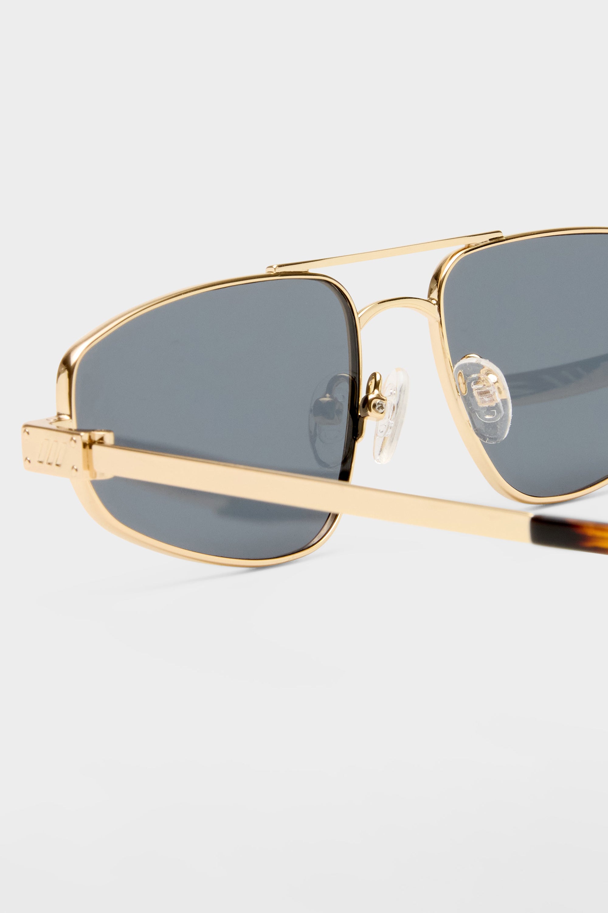Treasure Sunglasses - Gold w/ Smoke Mono // Le Sustain