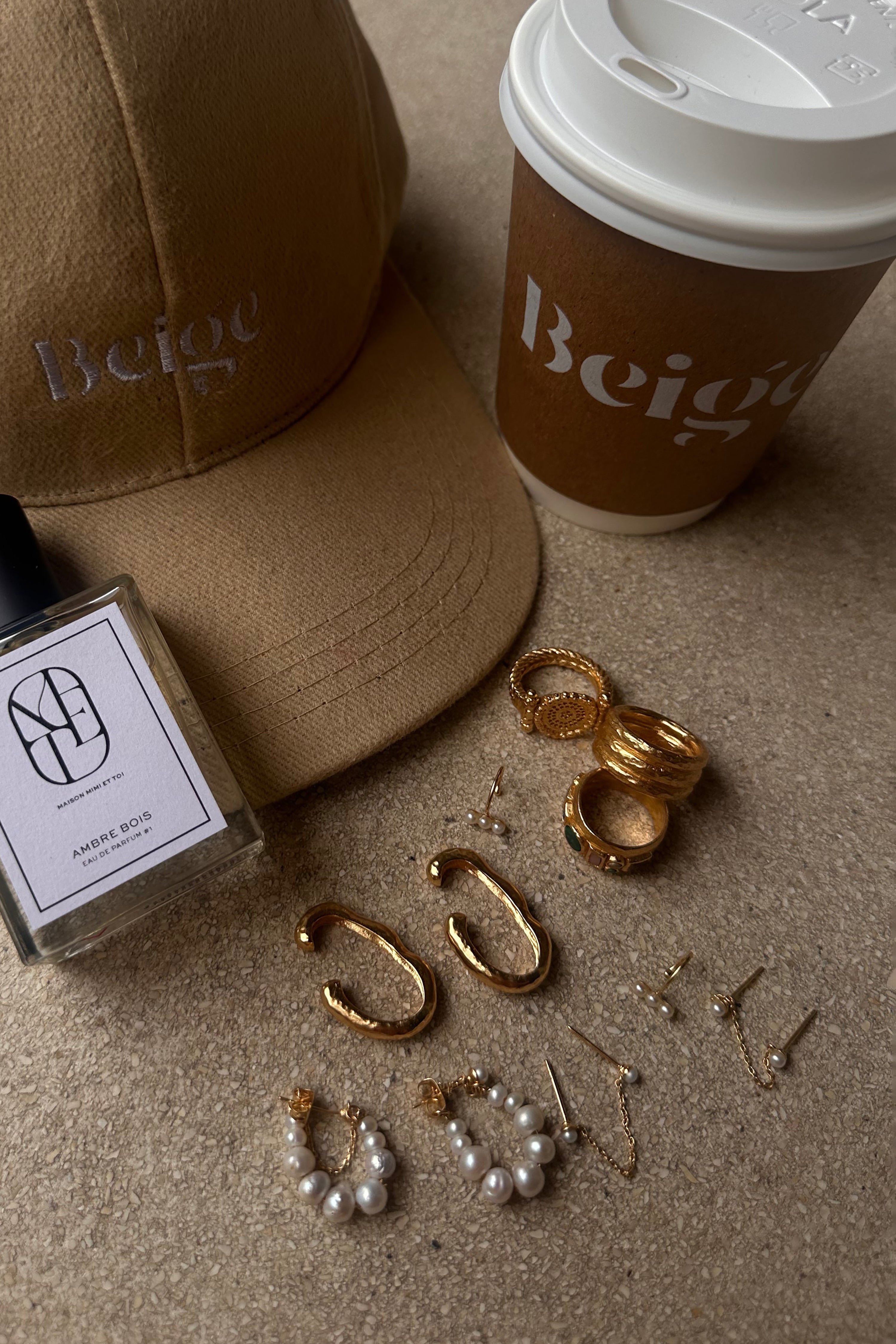  Meris Earrings - Gold with Pearls - RUM Amsterdam