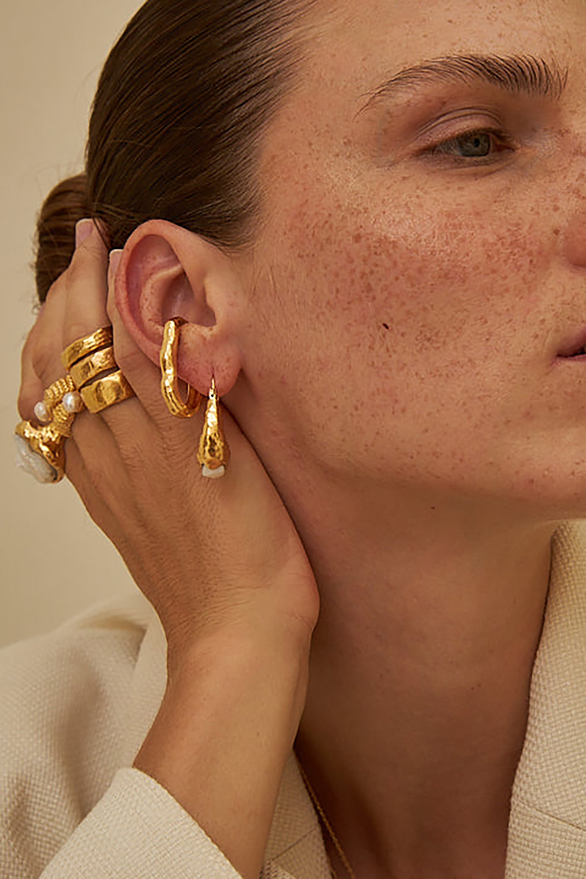 Vanelle Earrings - Gold with Pearl