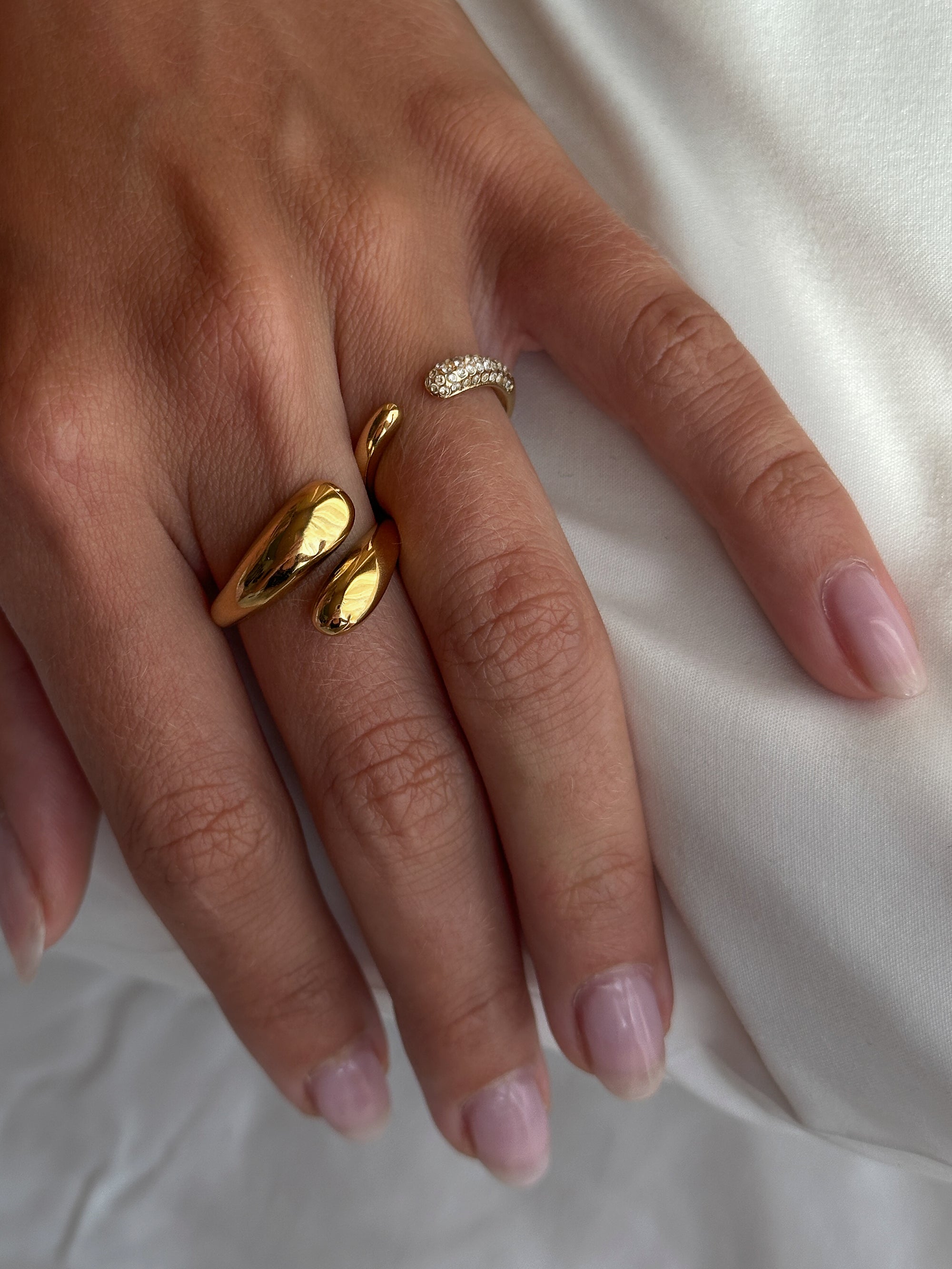 Adjustable Pavé Ring - Gold