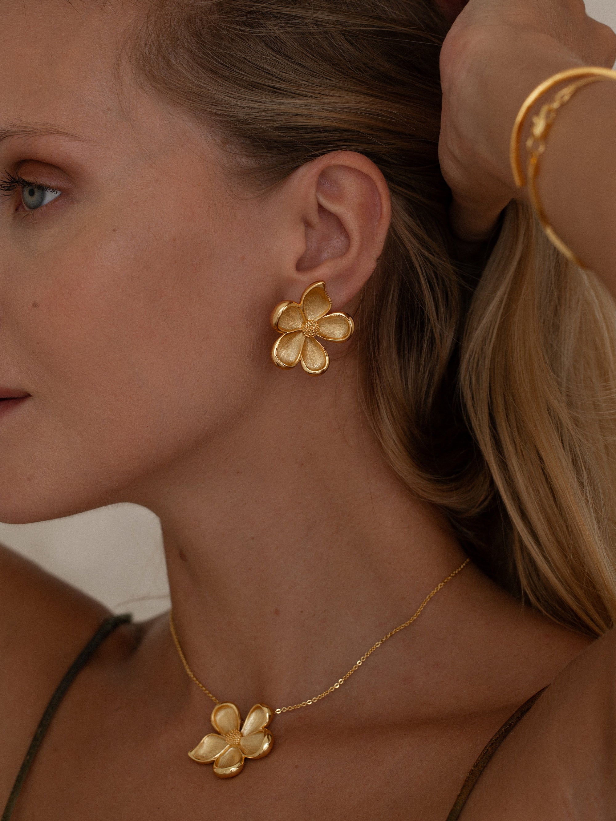 Maxi Flower Earrings - Gold