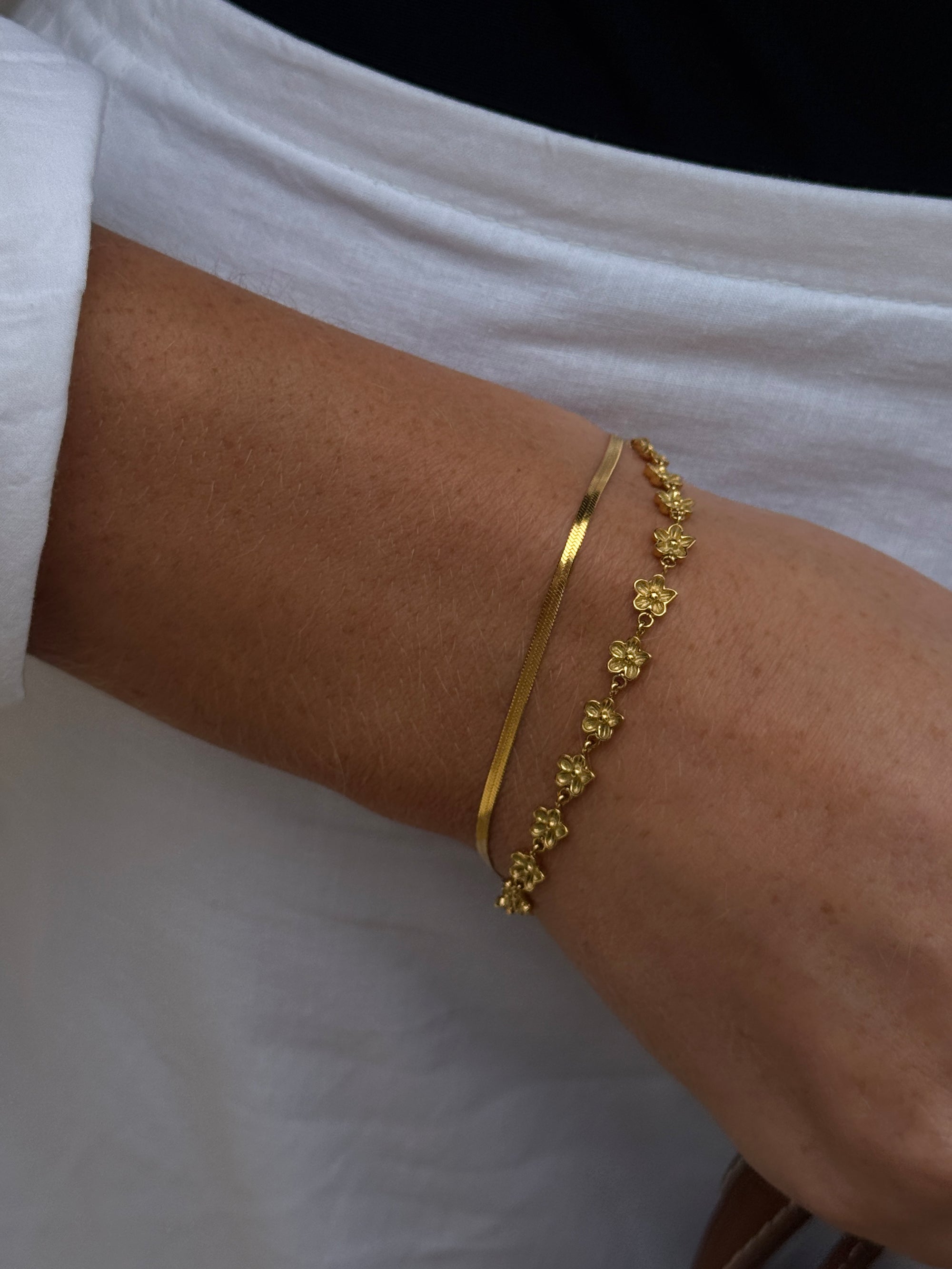 Thin Snake Chain Bracelet - Gold