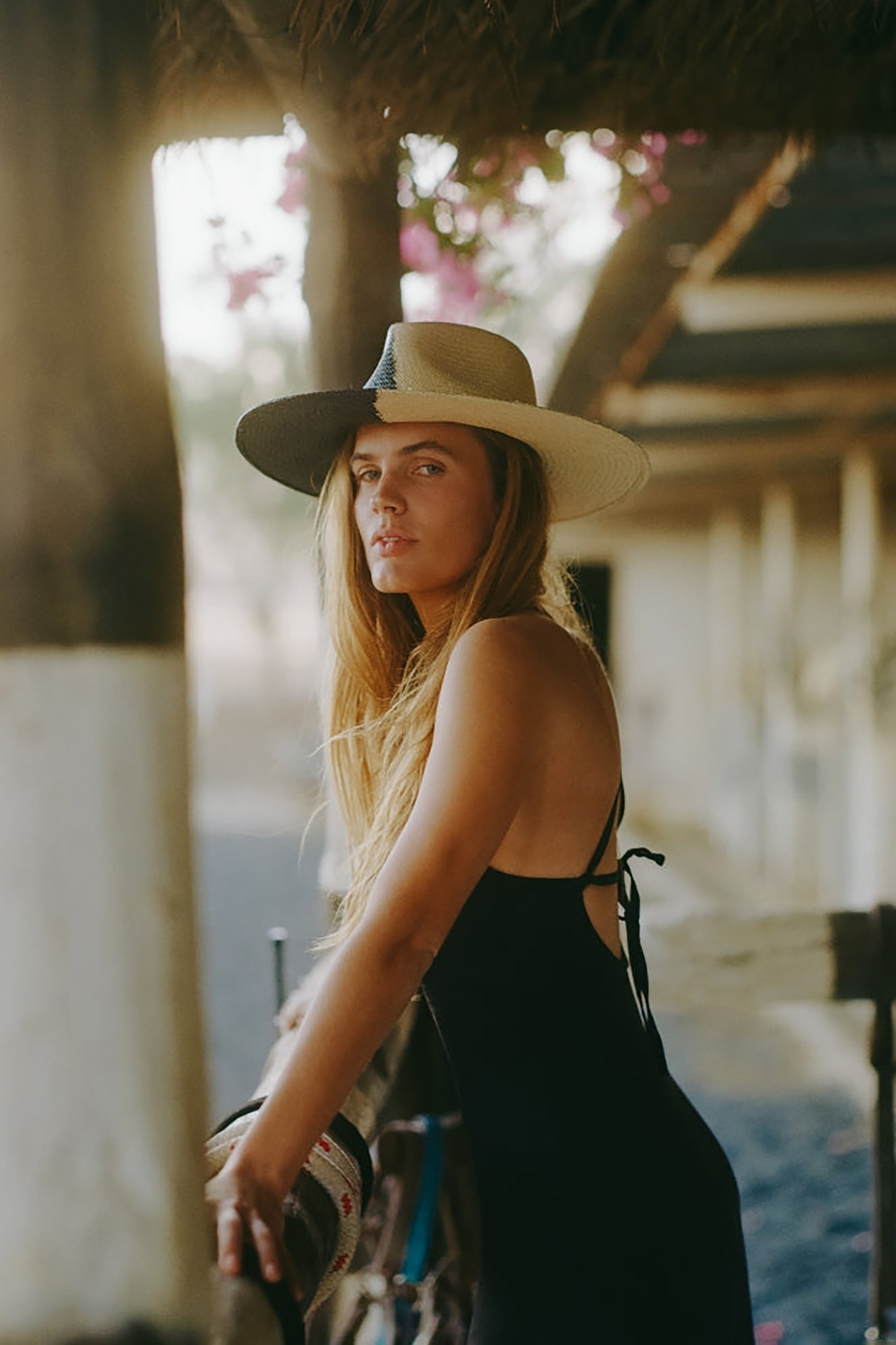 The Straw Iconic Hat - The Eclipse