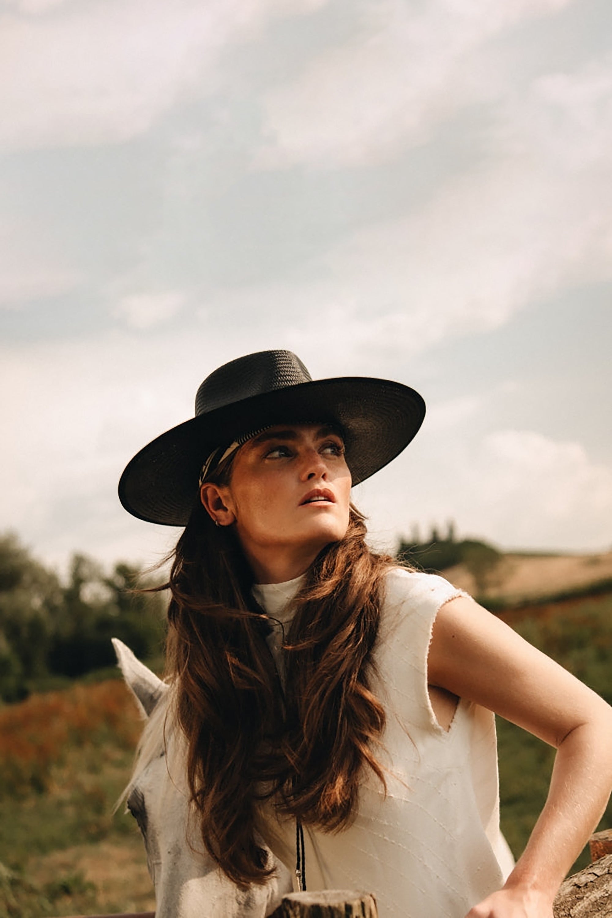 The Straw Iconic Hat - The Night