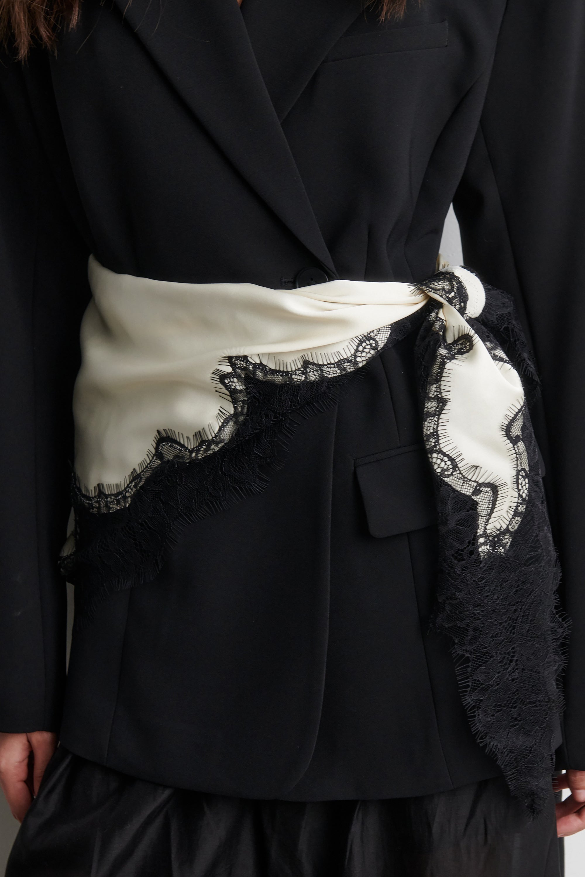  Lacia Contrast Hip Scarf - Cream Black - RUM Amsterdam